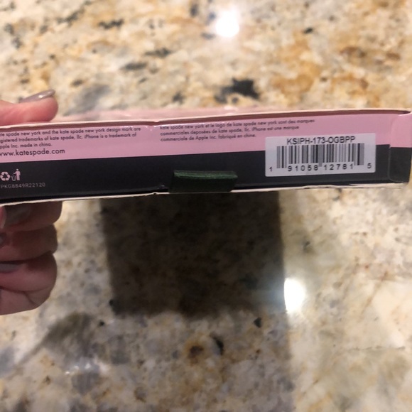 Kate Spade protective hardshell case for iPnone 11 Pro Max & IPhone - Picture 3 of 10